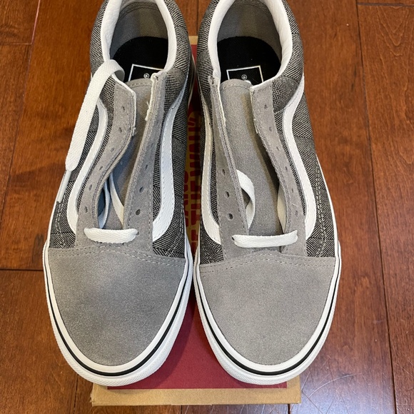 Vans Old Skool Sneakers - Picture 2 of 10